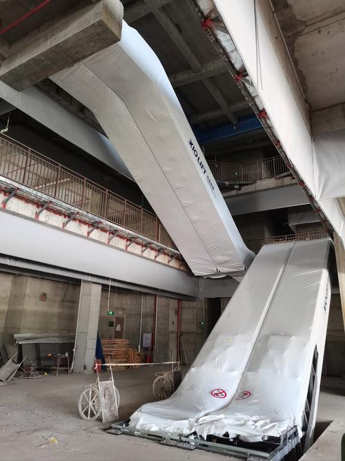 单笼施工电梯和双笼施工电梯有什么区别啊?