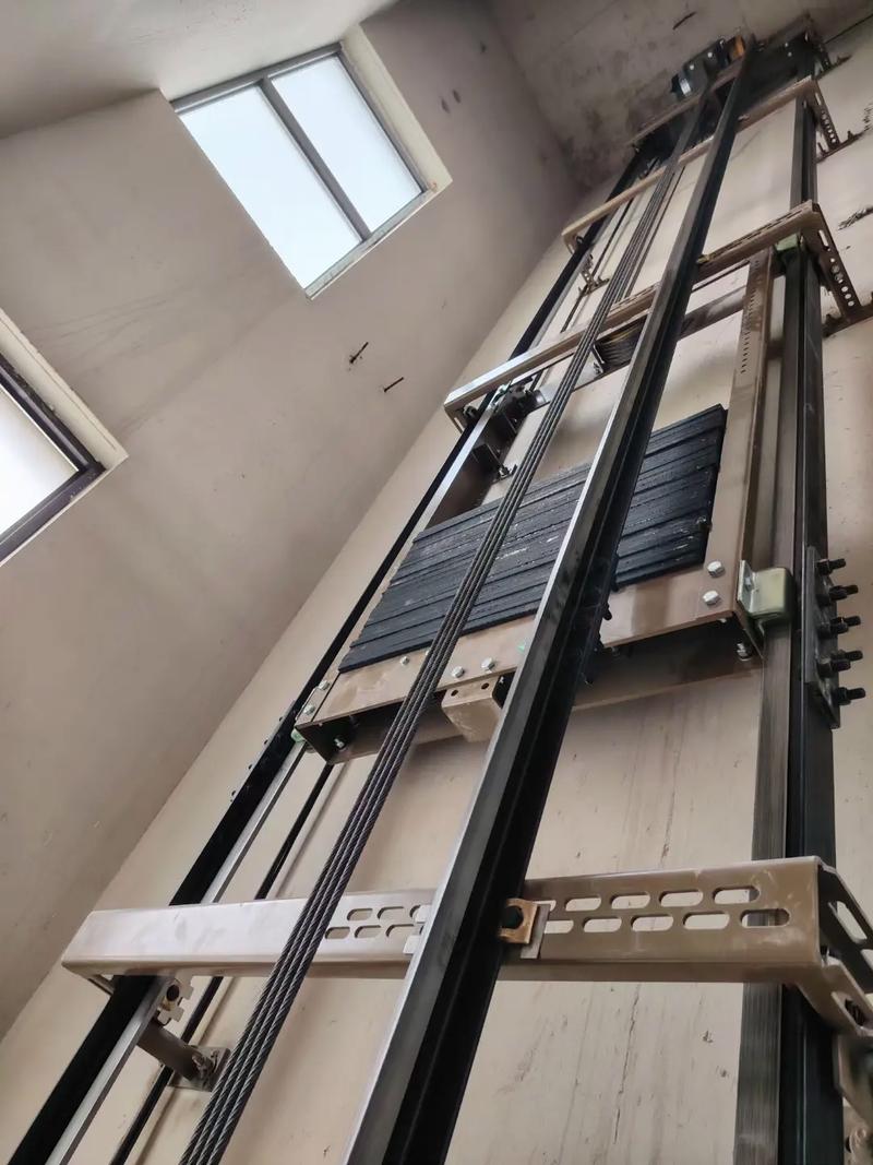 小区电梯维修责任归属